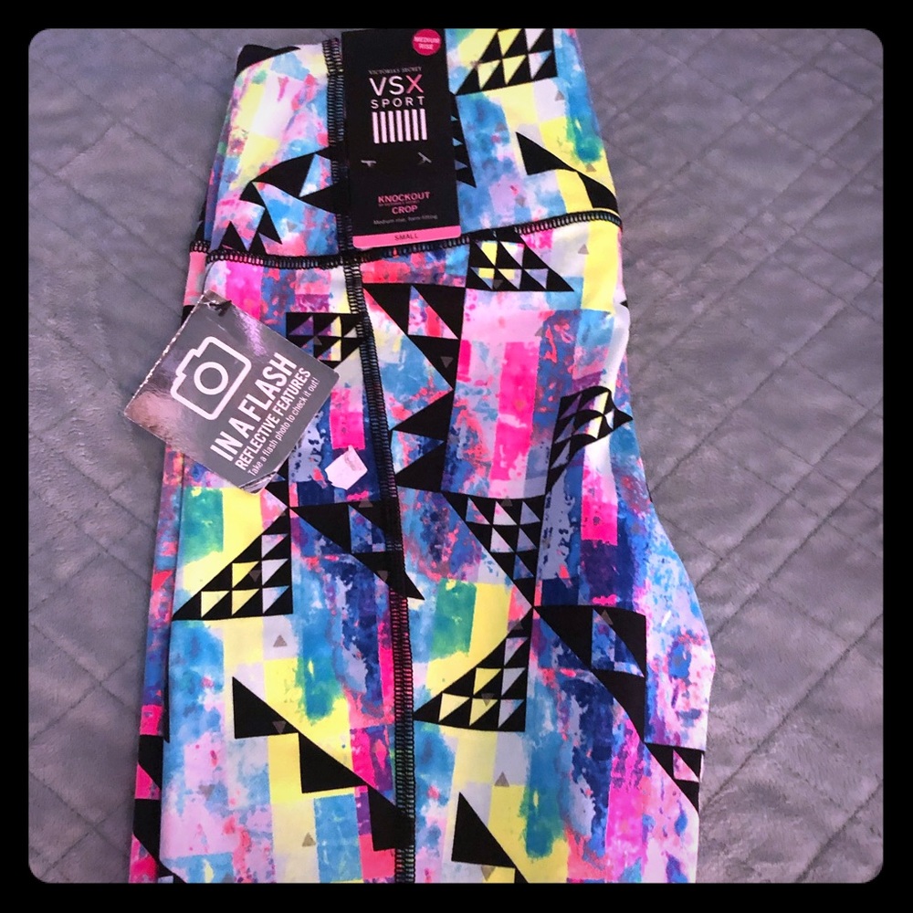 VICTORIA SECRET CROP LEGGING NEW WITH TAG - flash